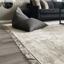 Wilton Rug - Art Silk (beige) -Viscose Rugs Shop cred produktbild art silk beige2.jpg