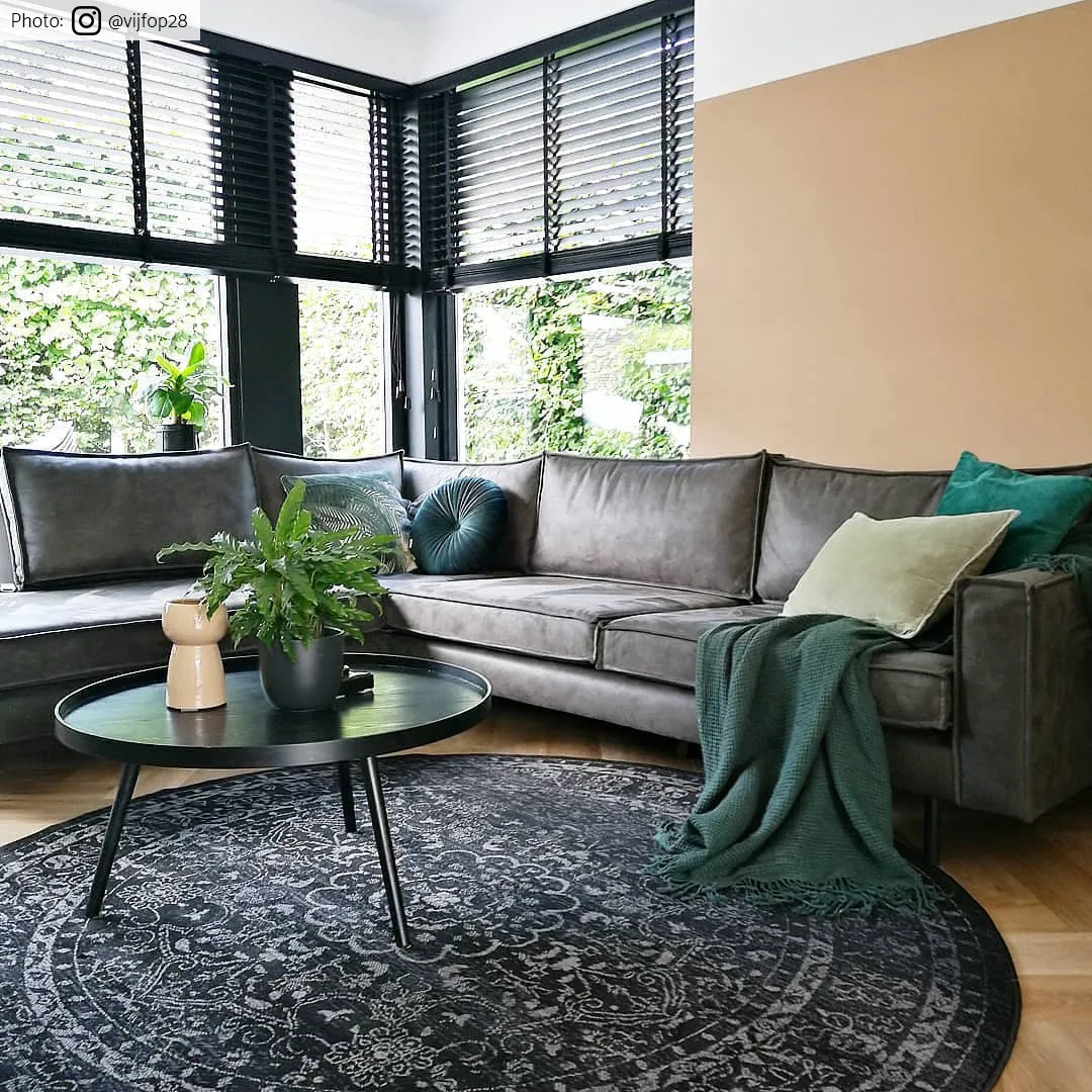 Round Rug - Peking Noble (black) 4 Round Rug - Peking Noble (black) - Image 2