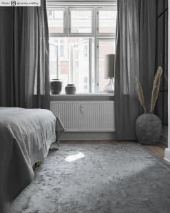 Wilton Rug - Art Silk (grey) -Viscose Rugs Shop cred produktbild2 art silk gra.jpg